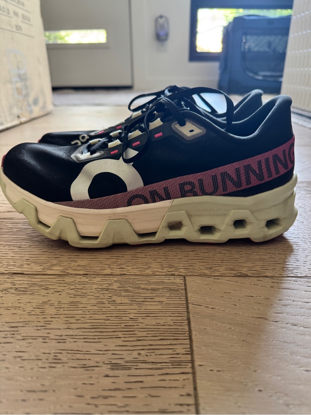 On Running Men’s CloudMonster Hyper Size 10 Excellent Condition